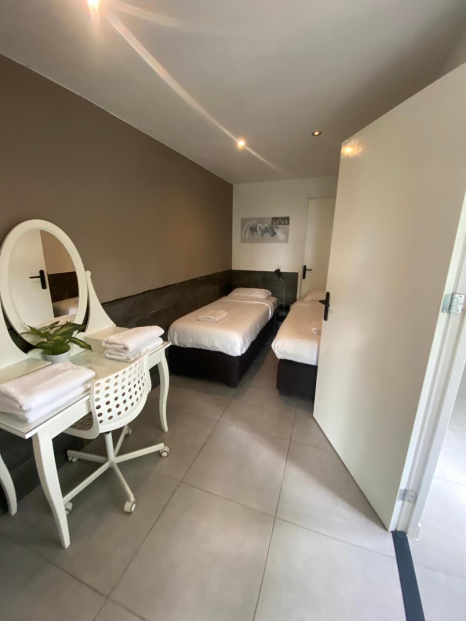 Bungalow Haarlem Amsterdam With Jacuzzi Vijfhuizen Zewnętrze zdjęcie